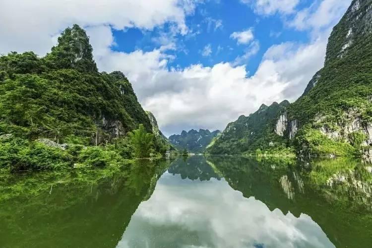 澳巴铁矿石发运量及到港量出现下滑,叠加央行降准,支撑铁矿石期价顺势走高